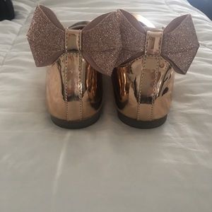 SO girls size 5 dress shoe.